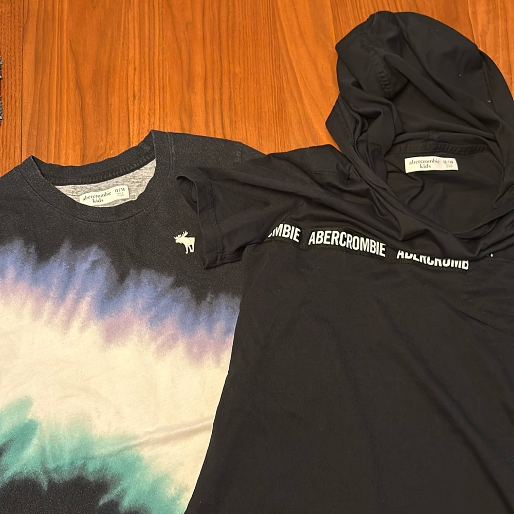 Abercrombie and Fitch boys T-shirts, one hooded size 13/14